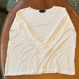 Hatch maternity long sleeve white t shirt is size 2 Hatch sizing.